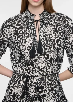 Abito corto a balze fitted in puro cotone donna