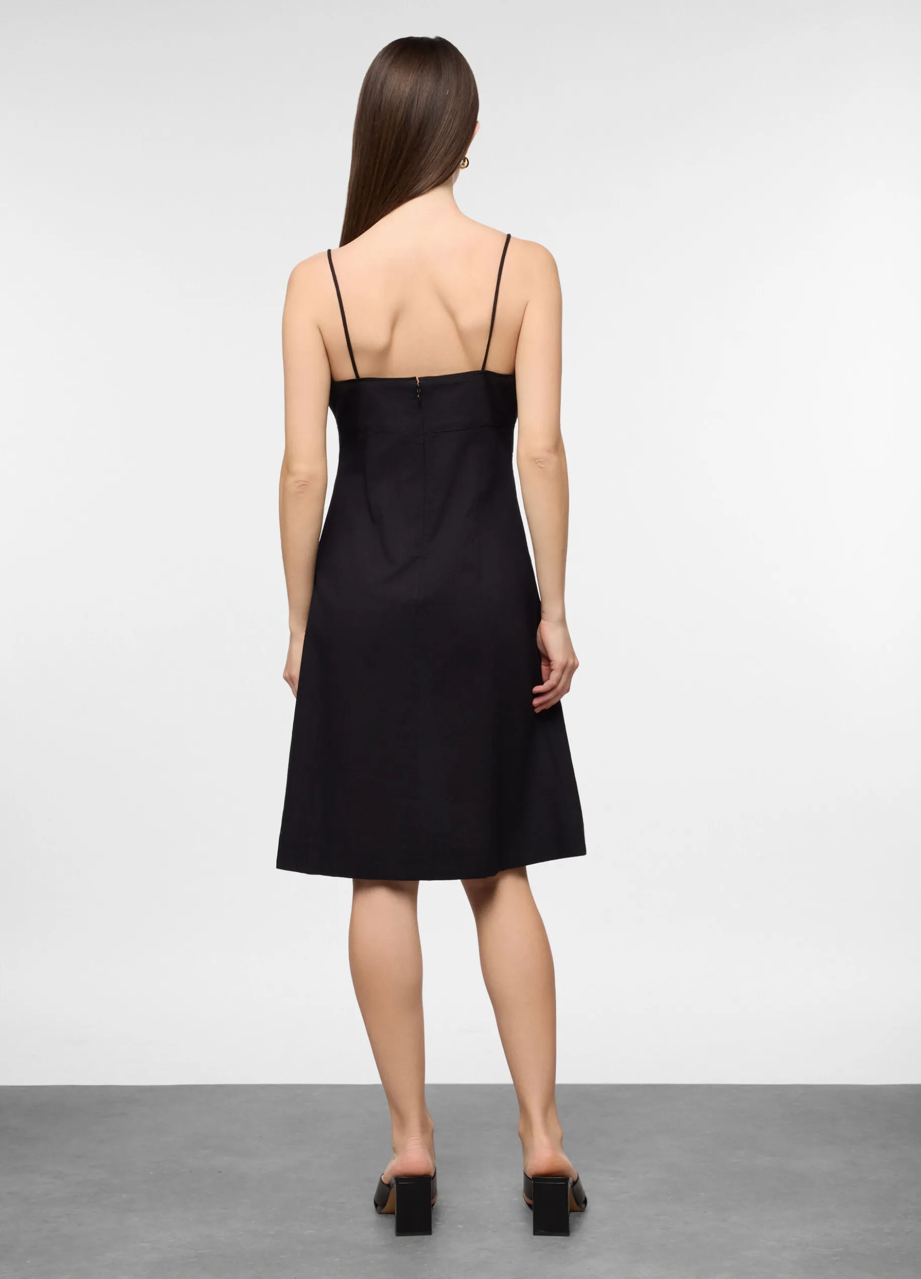 Abito corto fitted misto lino donna