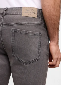 Bermuda in denim di cotone stretch uomo