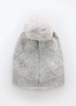 Berretto tricot con pon pom donna
