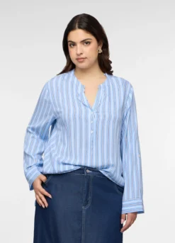 Blusa Fit Regular con scollo a V donna curvy