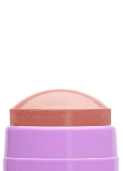 Blush caratterizzato da una formula cremosa