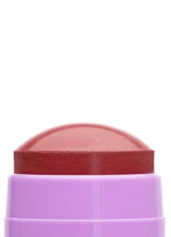 Blush caratterizzato da una formula cremosa