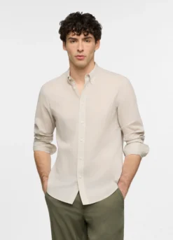 Camica regular fit con colletto button down in voile di cotone