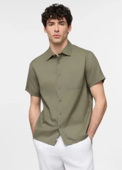 Camicia a maniche corte con collo classico in cotone uomo