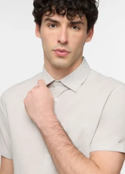 Camicia a maniche corte con collo classico in cotone uomo