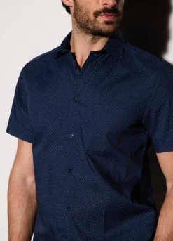 Camicia a maniche corte con micromotivo uomo