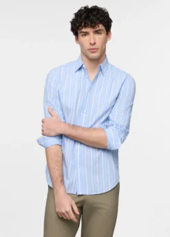 Camicia a righe regular fit con colletto button down uomo