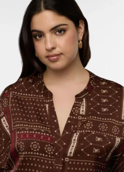Camicia Fit Regular con scollo a V donna curvy