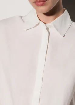 Camicia over fit in con collo alla francese in popeline donna