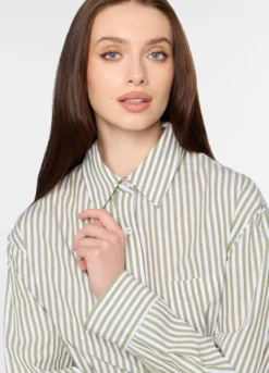 Camicia regular fit con colletto alla francese in popeline donna