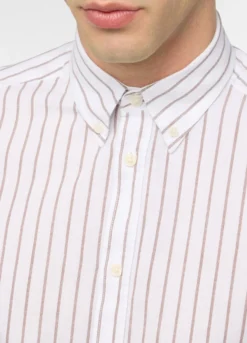 Camicia regular fit con colletto button down a righe uomo