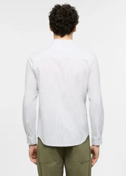 Camicia regular fit con colletto button down a righe uomo