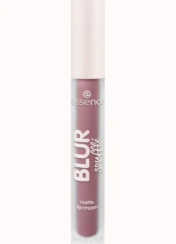 Essence BLUR SOUFFLE’ rossetto cremoso opaco 02