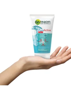Garnier Detergente Pure Active, Azione 3in1, Detergente + scrub + maschera per pelli grasse o con imperfezioni, 150 ml.