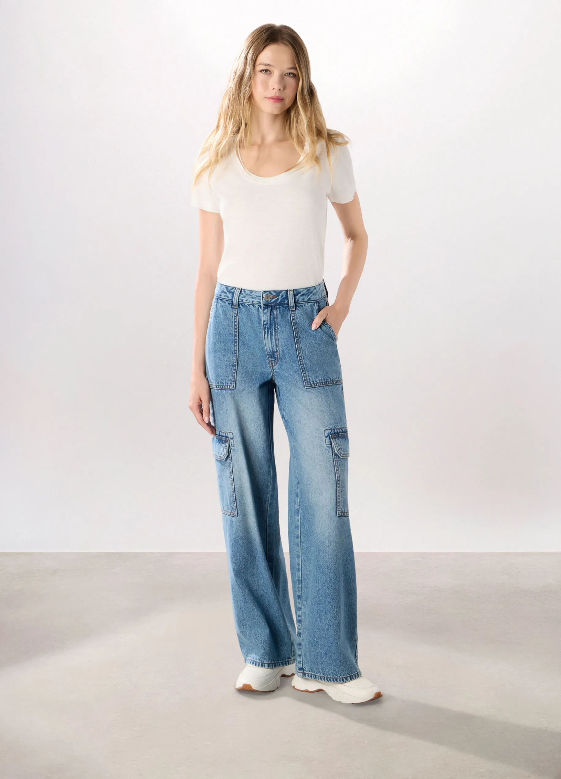 Pantaloni cargo wide leg in denim di puro cotone donna