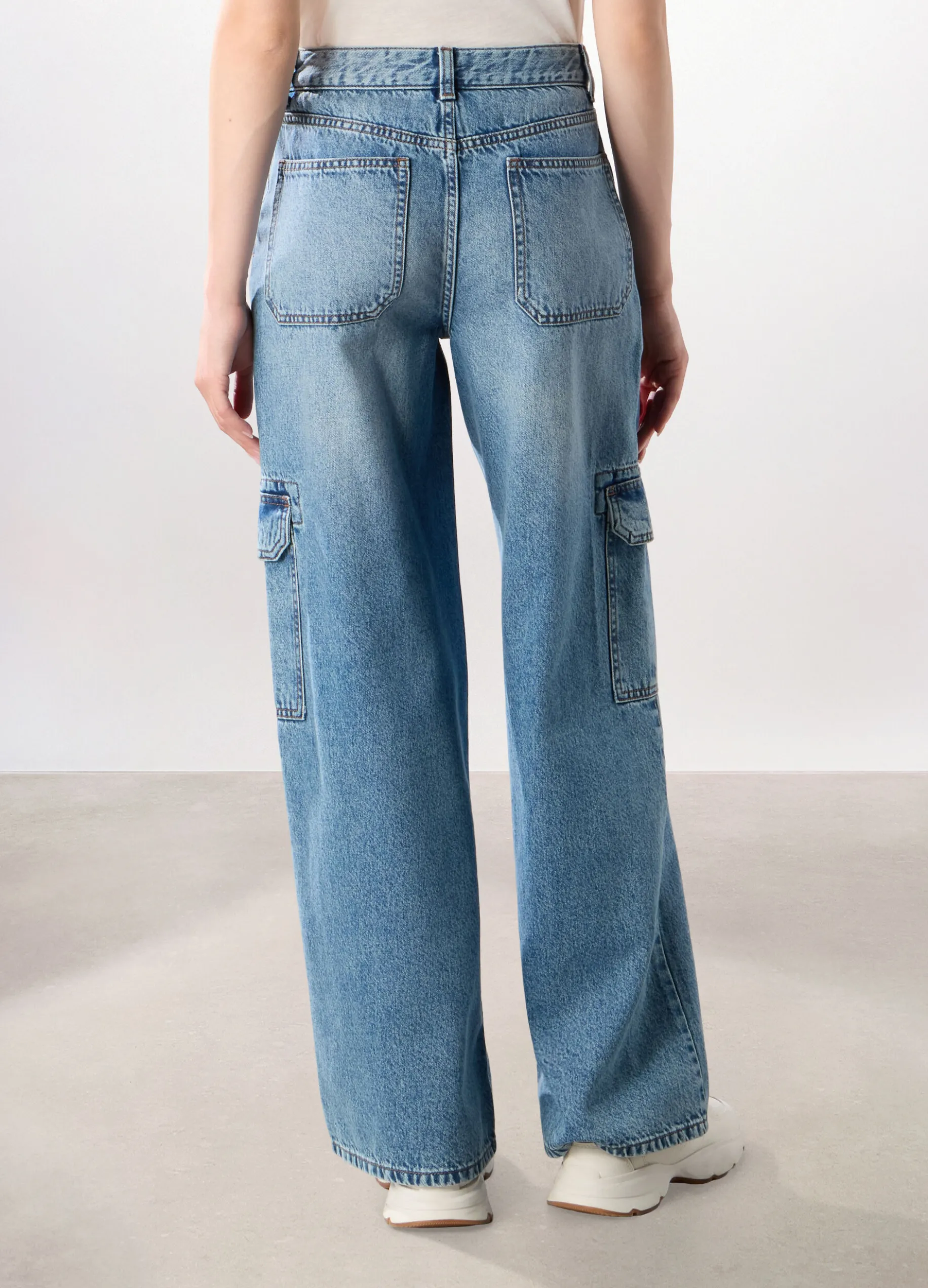 Pantaloni cargo wide leg in denim di puro cotone donna