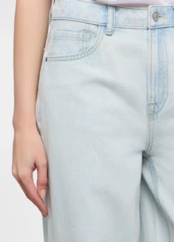 5 Tasche fit wide con fondo risvoltato in denim donna
