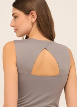 Top in tessuto stretch donna