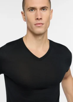 T-shirt slim fit scollo a V in jersey di cotone uomo