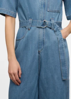 Tuta in denim con maniche corte e cintura donna